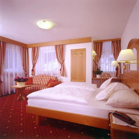 Hotel Scoiattolo Sëlva Kamer foto