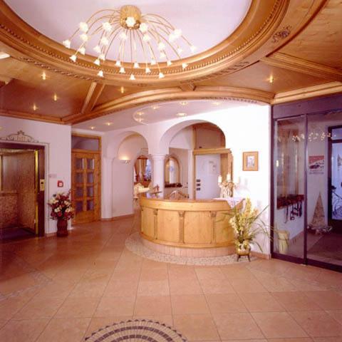 Hotel Scoiattolo Sëlva Buitenkant foto