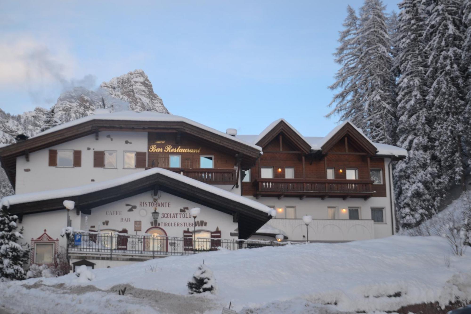 Hotel Scoiattolo Sëlva Buitenkant foto