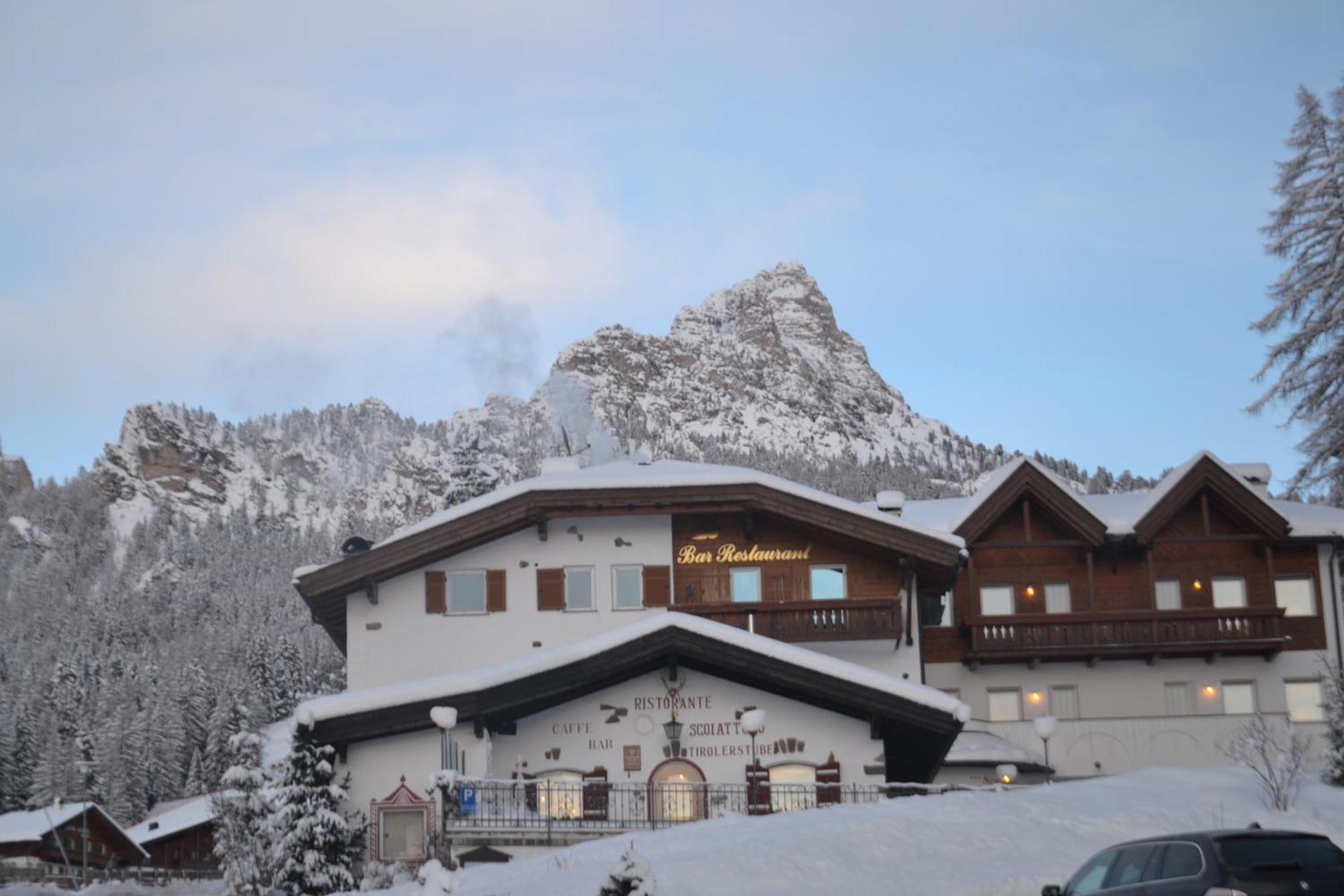 Hotel Scoiattolo Sëlva Buitenkant foto