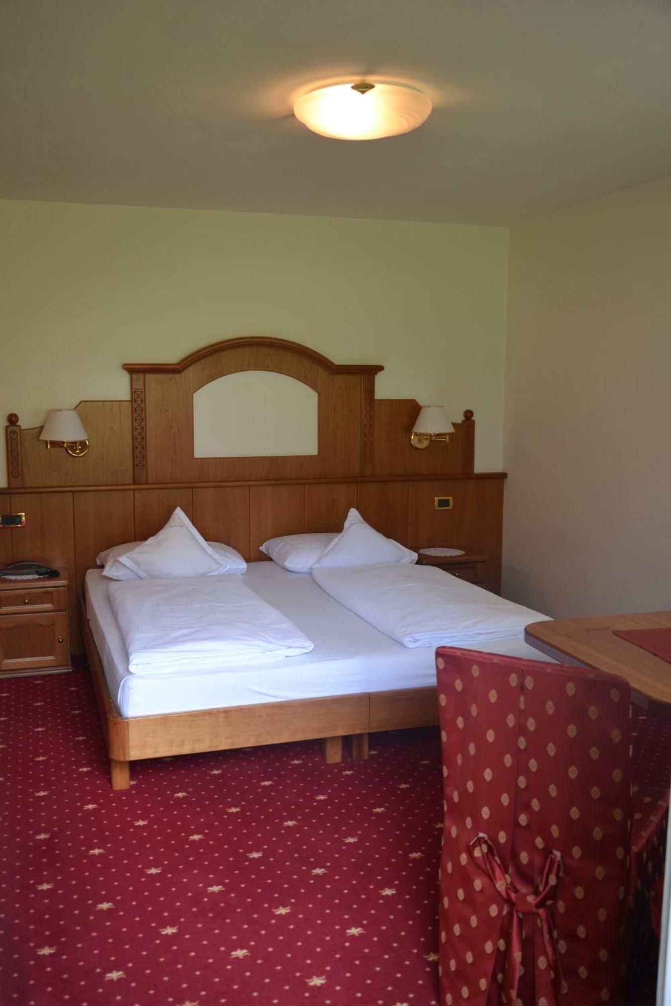 Hotel Scoiattolo Sëlva Buitenkant foto