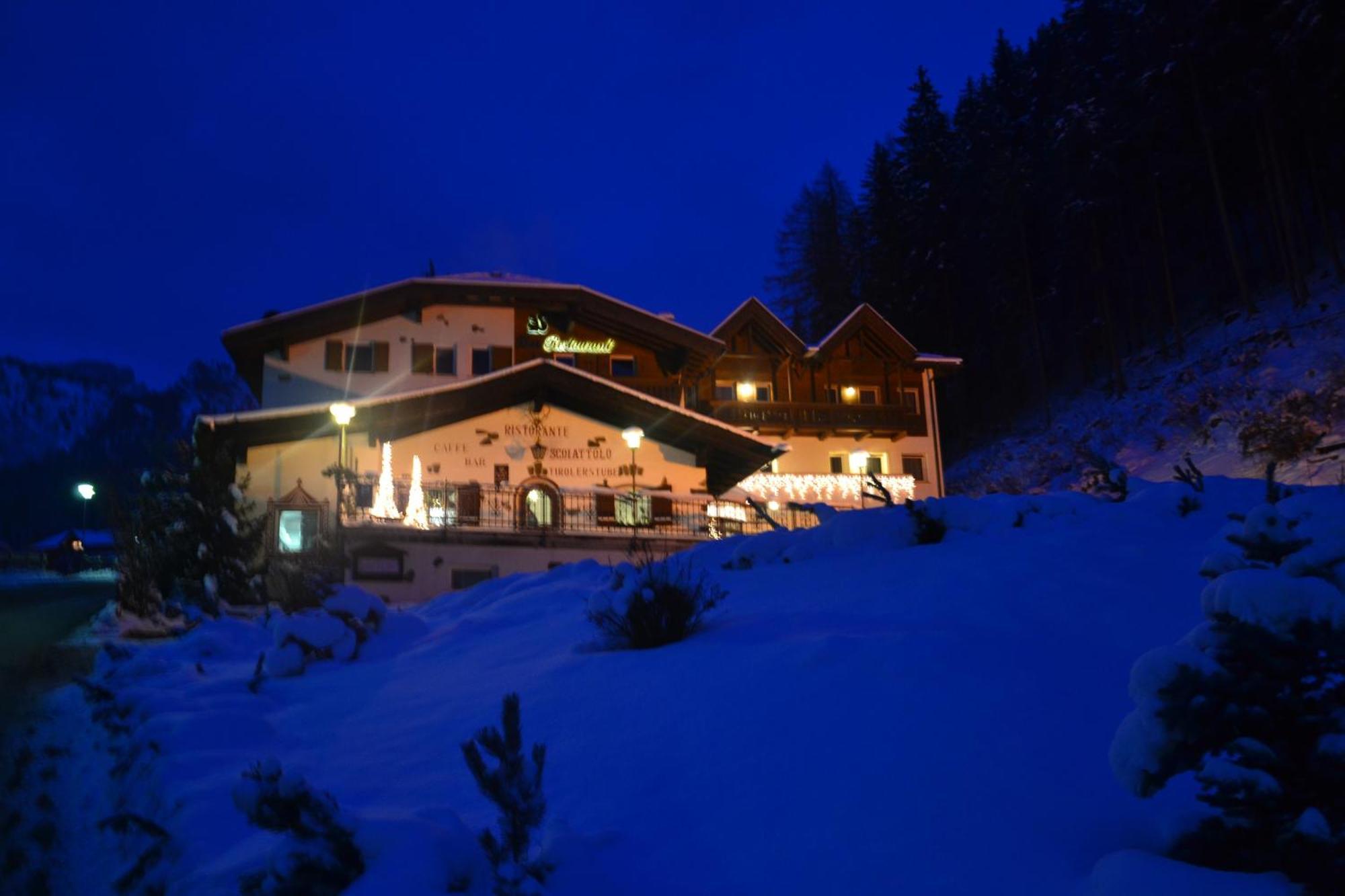 Hotel Scoiattolo Sëlva Buitenkant foto