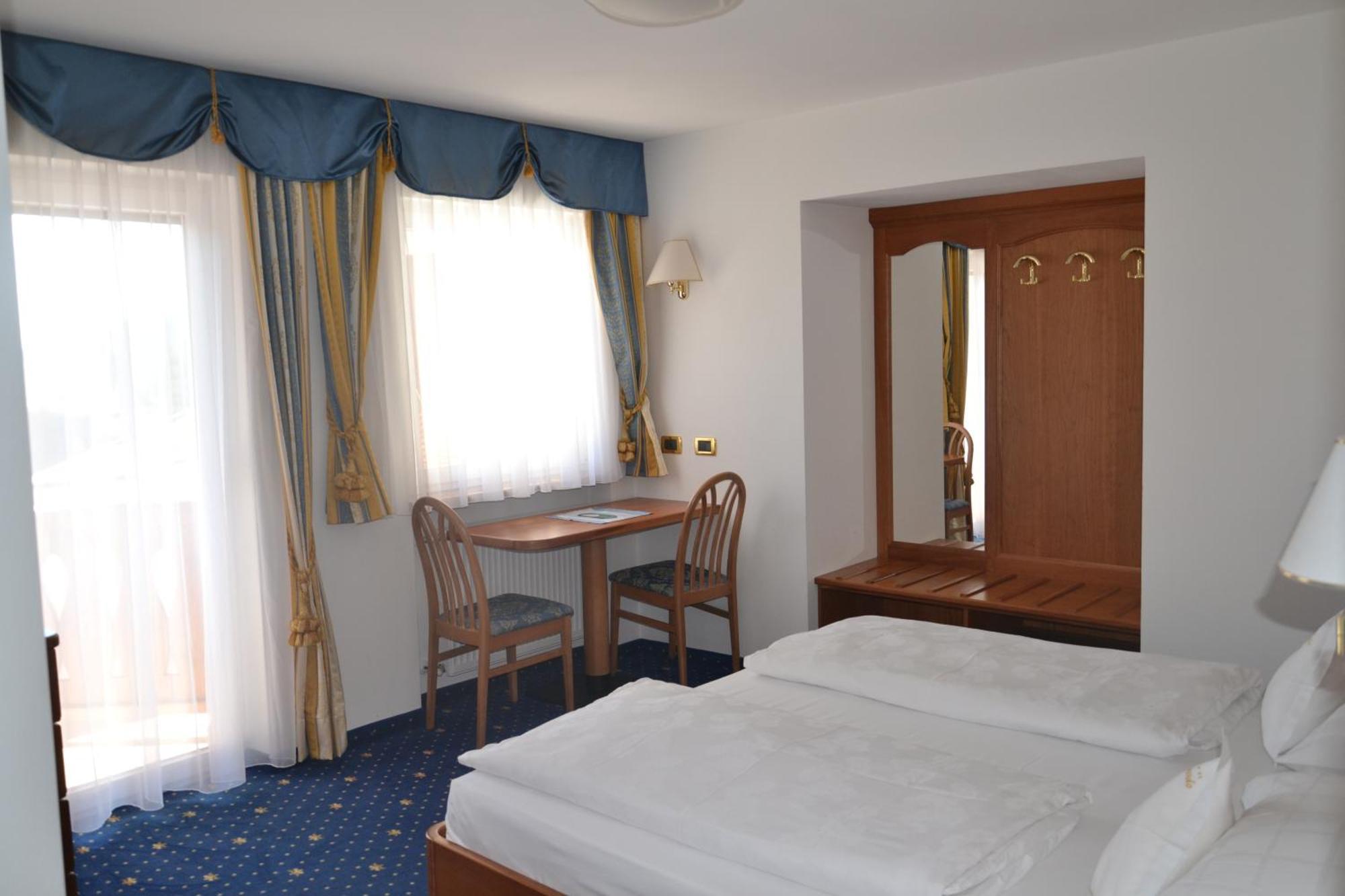 Hotel Scoiattolo Sëlva Buitenkant foto