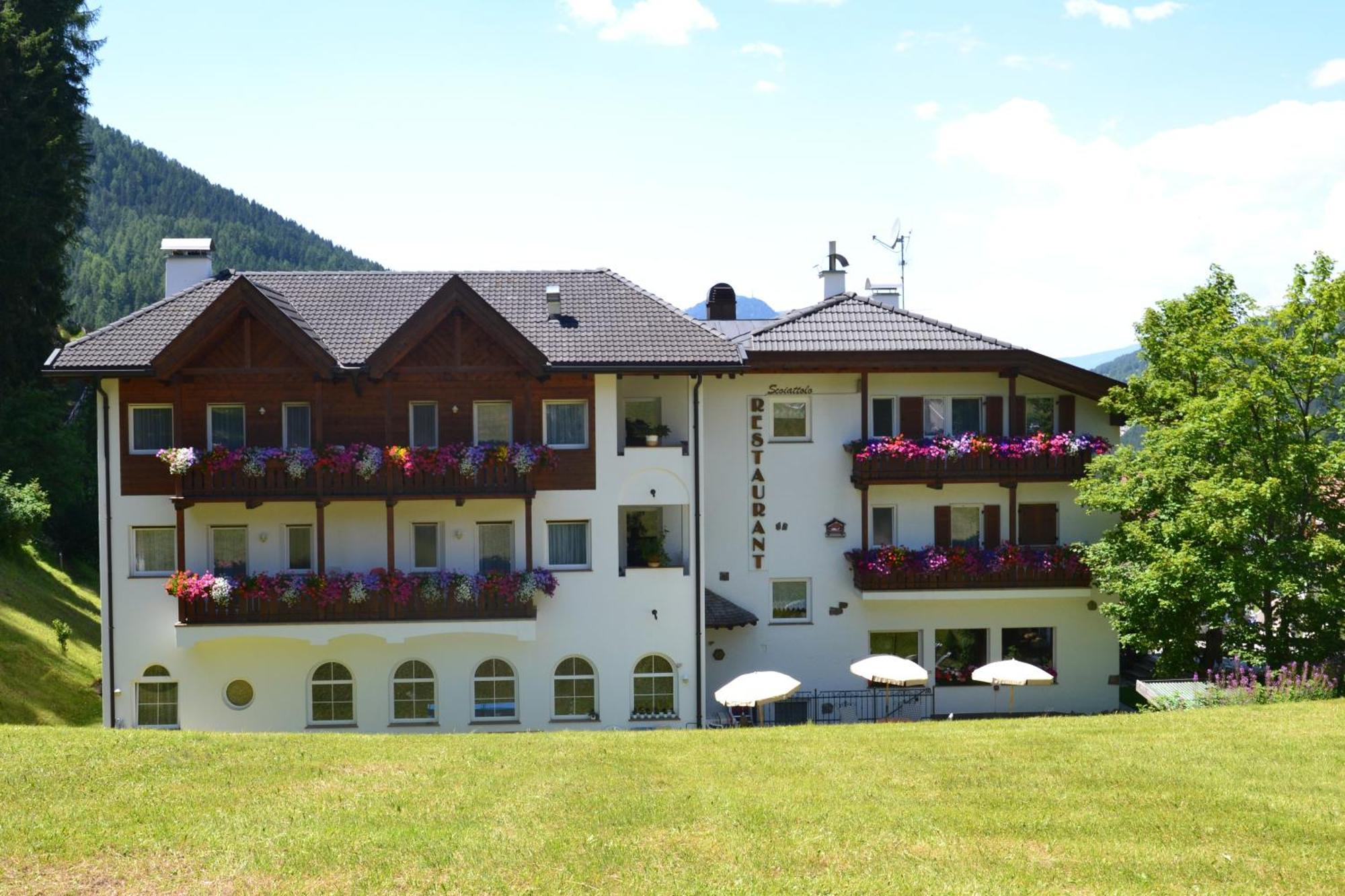 Hotel Scoiattolo Sëlva Buitenkant foto