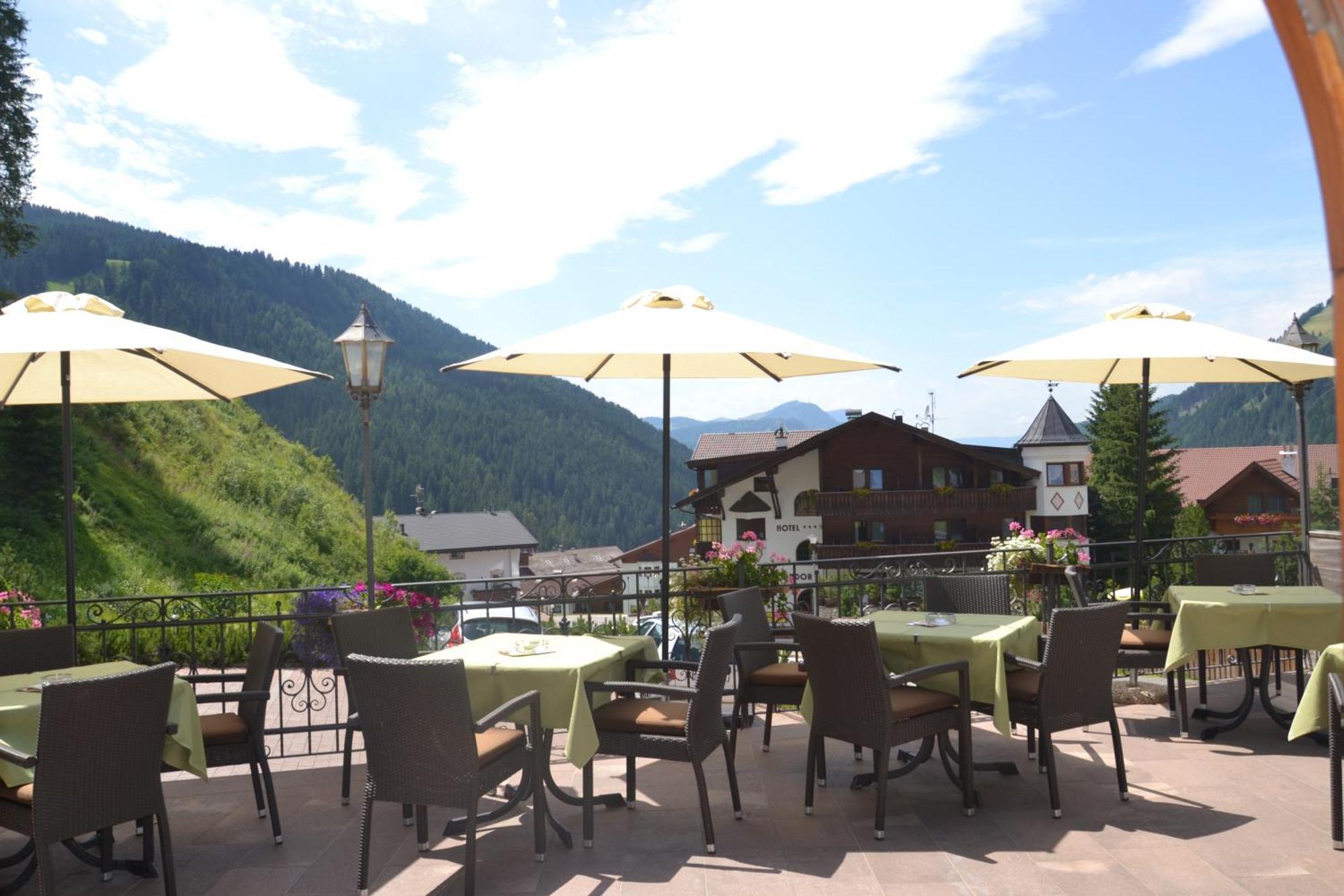 Hotel Scoiattolo Sëlva Buitenkant foto