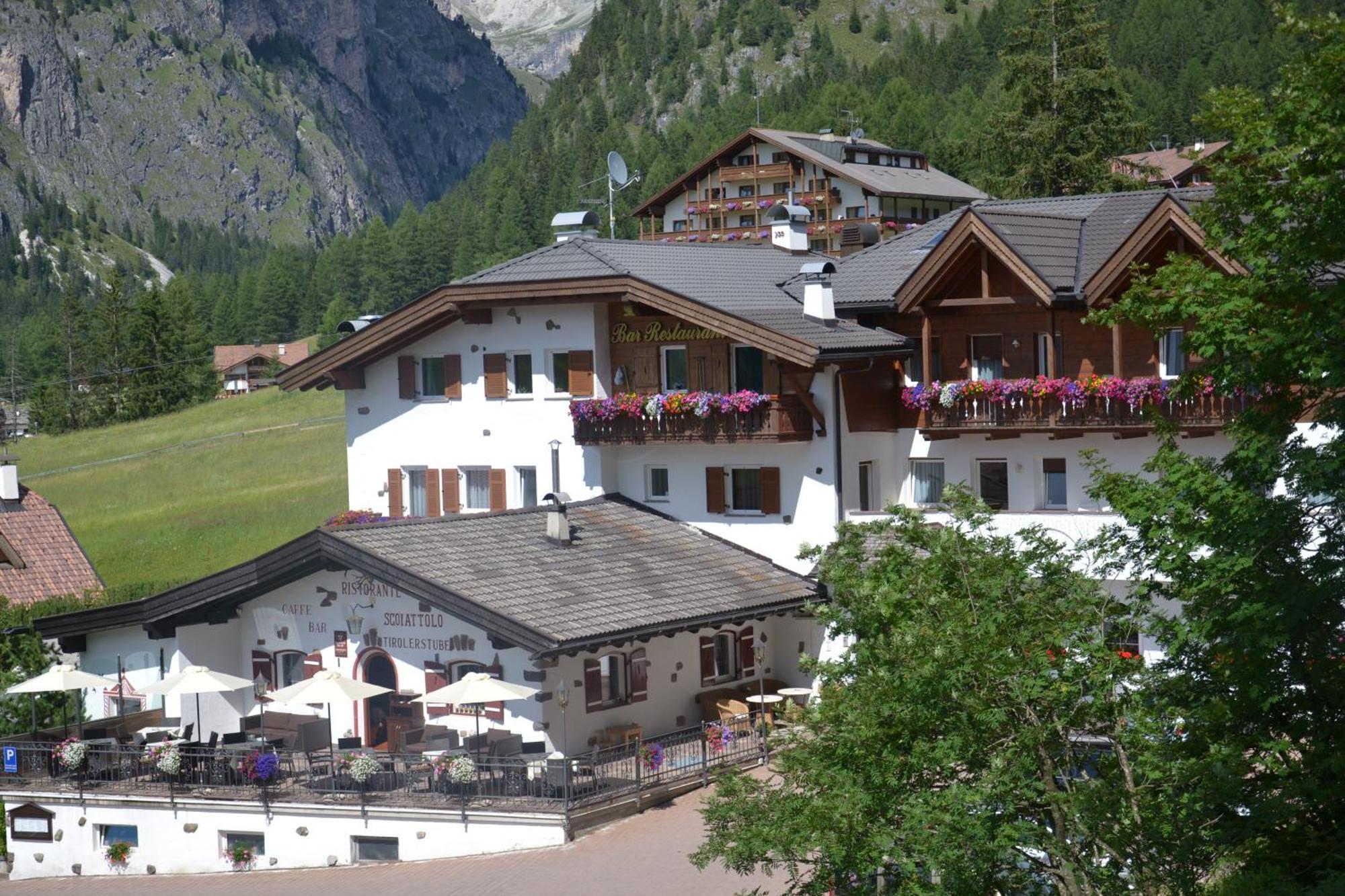 Hotel Scoiattolo Sëlva Buitenkant foto
