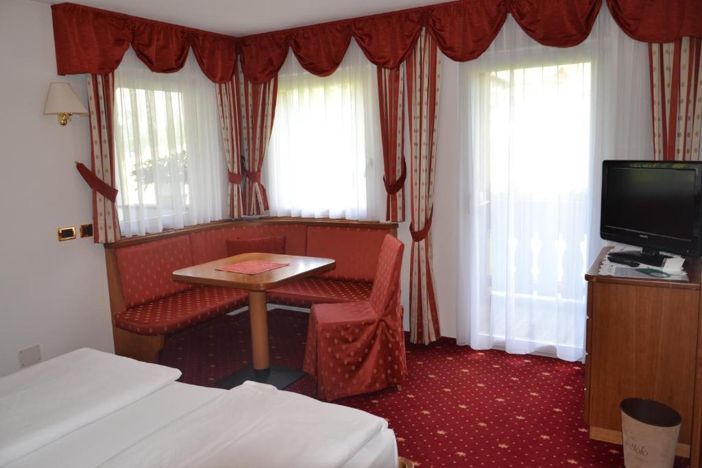 Hotel Scoiattolo Sëlva Buitenkant foto