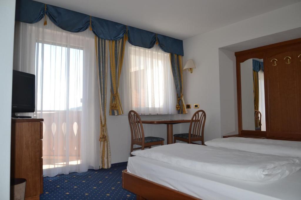 Hotel Scoiattolo Sëlva Kamer foto