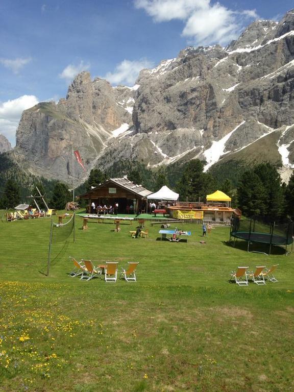 Hotel Scoiattolo Sëlva Buitenkant foto